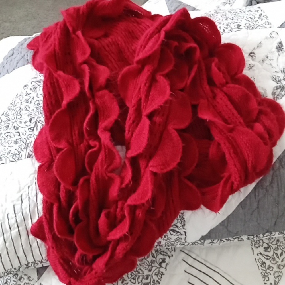 Soft Ruffled Deep Red Scarf - Picture 4 of 4